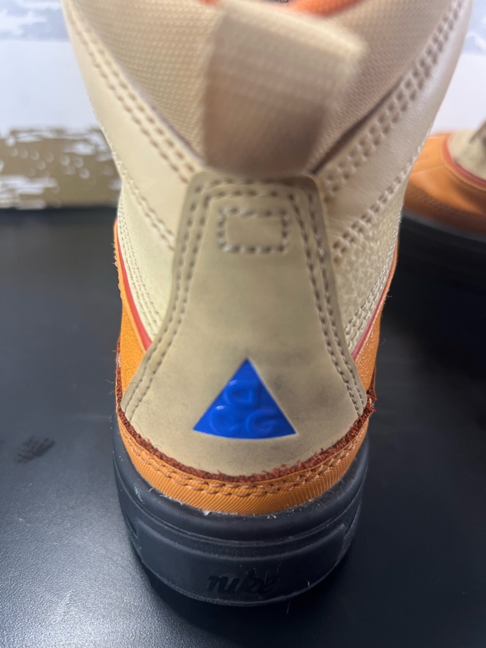 Nike ACG Boots - Picture 7 of 8